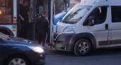 ДТП в Брянске: маршрутка врезалась в автобус, водителю маршрутки стало плохо