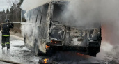 Пассажирский автобус сгорел у Партизанской поляны