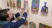 В брянском театре кукол работает выставка росписи на досках