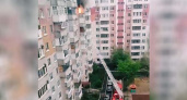 Брянские пожарные потушили горевшую квартиру на девятом этаже, четыре человека эвакуировано