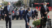 День освобождения в Брянске  начался с традиционных VIP-возложений цветов
