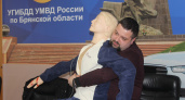 Брянским автоинспекторам провели «мастер-класс» по скорой помощи