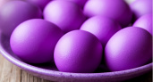 Не скорлупа, а просто космос: для покраски яиц в фиолетовый цвет химоза не нужна — понадобится лишь 1 отход
