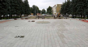 На площади Октябрьской революции в Брянске уложили тысячу «квадратов» гранита