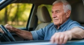 В ГАИ наконец поставили точку: до какого возраста можно садиться за руль автомобиля - пенсионерам разъяснили настоящие ограничения