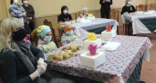Брянские волонтёры устроили сладкий мастер-класс для маленьких пациентов онкоцентра