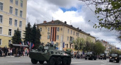 День победы в Брянске отметили торжественным маршем военных, силовиков и боевой техники