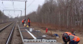 Первая практически готова, вторая — на очереди: к паводку-2024 железнодорожники возводят временные платформы в Радице-Крыловке