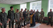 Поздравление делом с Днём ВДВ: священник приехал к десантникам в брянское приграничье