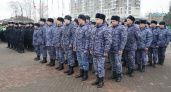 В Брянске прошёл предпраздничный общегородской развод нарядов Росгвардии и полиции