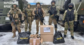 Брянские народофронтовцы отвезли новогодние подарки на границу росгвардейцам