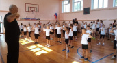 Николай Валуев провёл «Зарядку со звездой» с выгоничскими школьниками