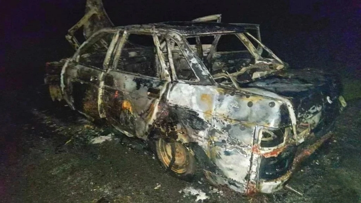 Служебный автомобиль полностью уничтожен огнем на федеральной трассе в Брянской области