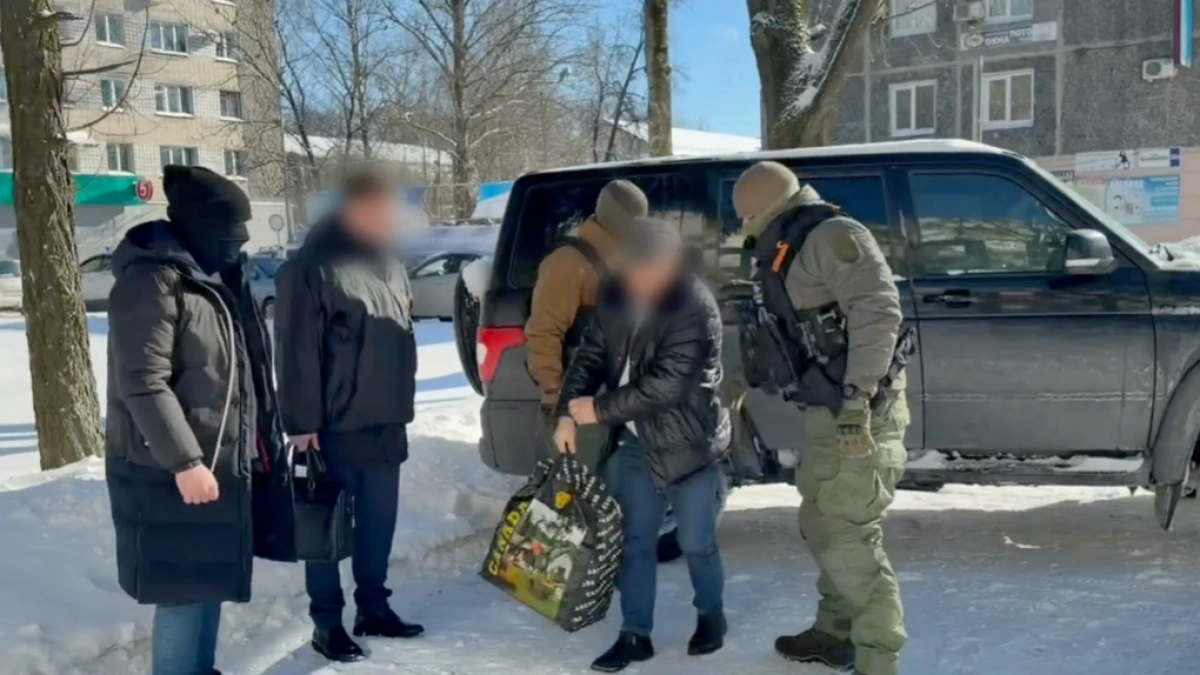 В Брянске мужчина предстал перед судом за попытку подкупа полицейского