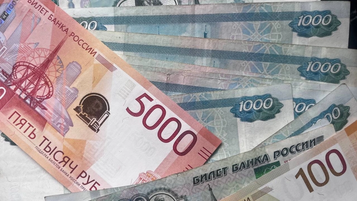 В Брянске двое мужчин пытались украсть 7,5 миллиона рублей на краске для волос