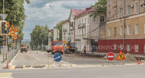Улицу Горького в Брянске окончательно перекопали — власти запускают двустороннее движение по Арсенальской 