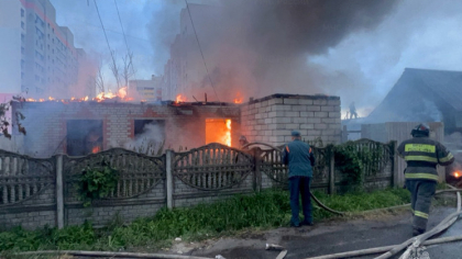 На Брянской улице Кольцова пожар уничтожил два жилых дома