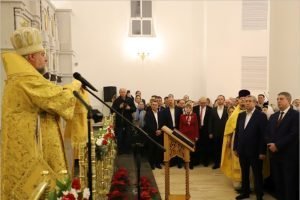 В новом клинцовском кафедральном соборе прошла первая рождественская служба