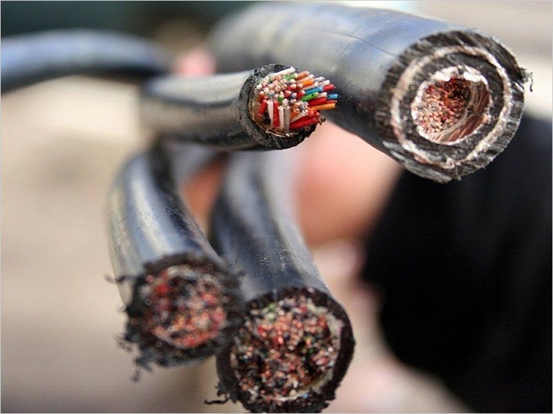 В Брянске раскрыта кража более сотни метров электрического кабеля