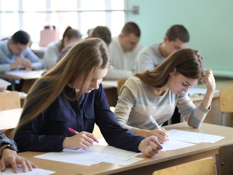 «Выпускные» контрольные 18-21 мая в Брянской области напишут более 11,2 тыс. девятиклассников