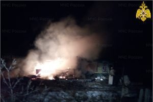В навлинском посёлке рано утром сгорел жилой дом