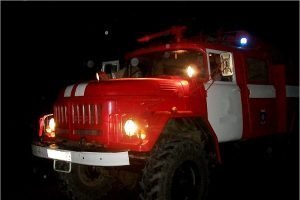 Климовские пожарные больше часа тушили горящий жилой дом
