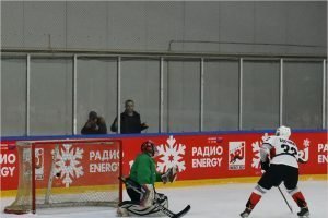 Брянский губернатор организовал своей команде победу в благотворительном хоккейном матче