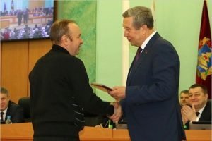 В Брянске вручены почётные знаки за спортивные заслуги