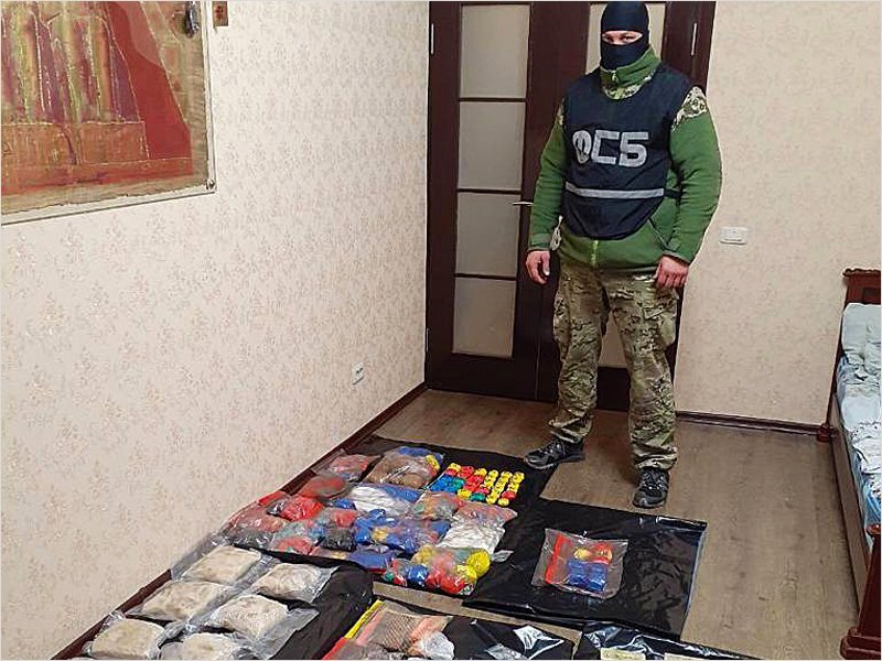 В Брянске оперативники УФСБ изъяли 30 килограммов синтетических наркотиков