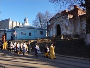 Возрождающийся рогнединский Алексиевский храм принимает пожертвования на колокола