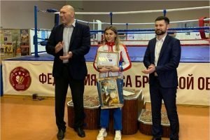 Елена Жиляева признана лучшим боксёром Брянской области