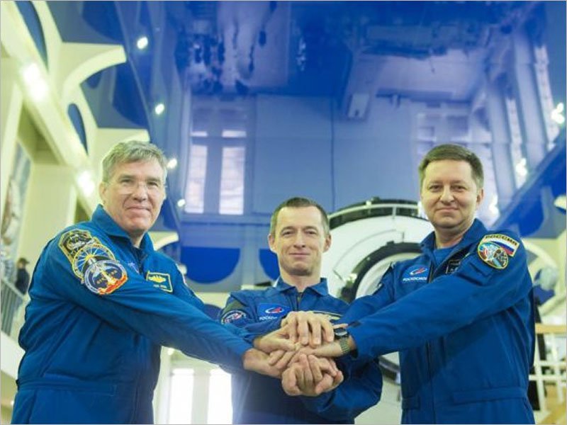 Экипажи МКС-63 «в связи с коронавирусом» отправились на космодром без традиционной пресс-конференции