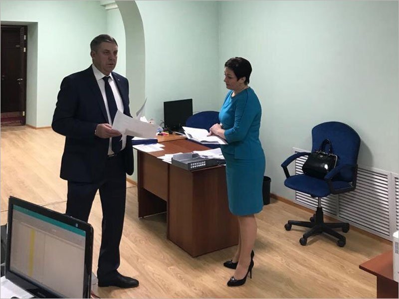 Брянскому губернатору показали ситуационный центр по коронавирусу