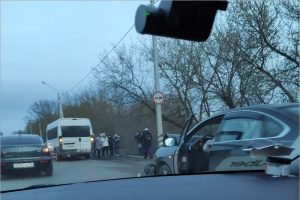 Водитель иномарки в Брянске спровоцировал ДТП и выкидыш у беременной женщины