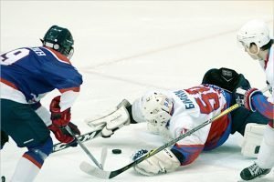 Хоккейный «Брянск» дважды обыграл дома соперников МХК «Липецк»