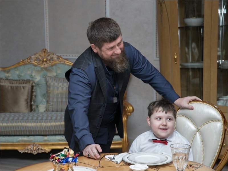 Онкобольной мальчик из Брянска побывал в Грозном в гостях у Рамзана Кадырова