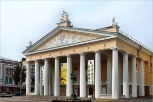 Всемирный день театра брянский драмтеатр отметил продлением срока возврата билетов