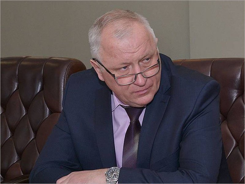 Коллектив Жуковского веломотозавода поздравил гендиректора Владимира Васекина с 60-летием
