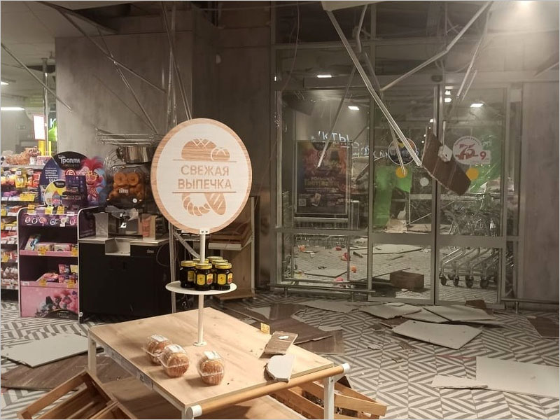 В Белых Берегах взорван банкомат в супермаркете «Пятёрочка»
