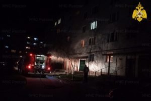 В клинцовской многоэтажке выгорела квартира — вторая за один вечер. Жертв нет
