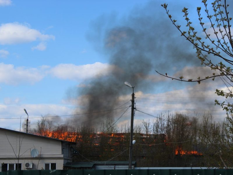 В Суземке сгорел центр авторемонта