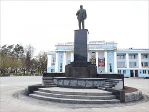 Брянск встретил 150-летие Ленина открытием памятника вождю мирового пролетариата