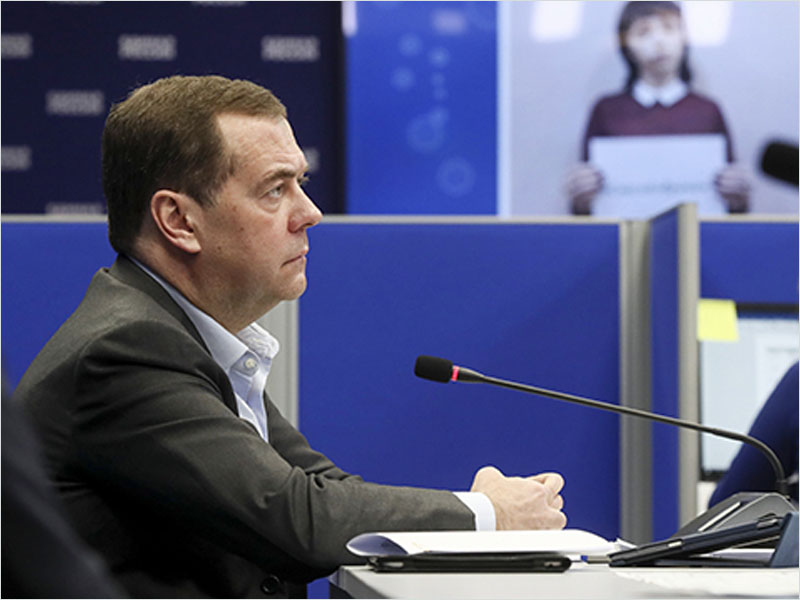 Депутатская волонтёрская деятельность будет учитываться при составлении избирательных списков — Медведев