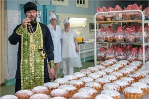 Пасхальные куличи в Брянске будут выходить с хлебозаводов уже освящёнными