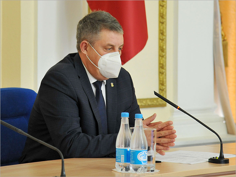 Брянский губернатор пообещал для смягчения масочного режима продавать маски не за 35, а за 10 рублей за штуку