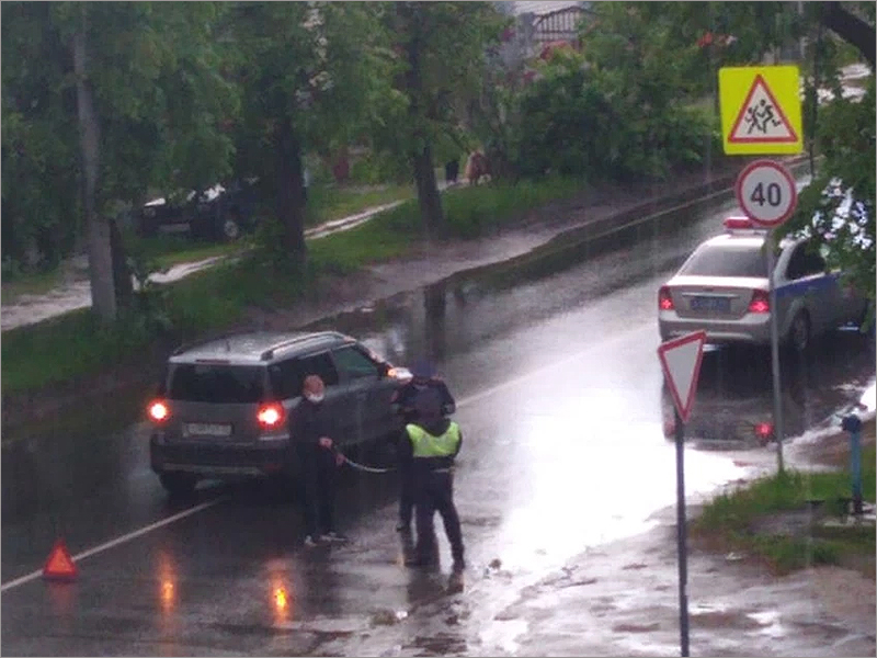 В Брянске  под колёса автомобиля попал пятилетний ребёнок