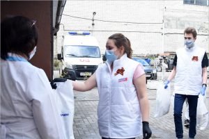 От волонтёрских центров за два месяца получили помощь более 1,5 млн. россиян