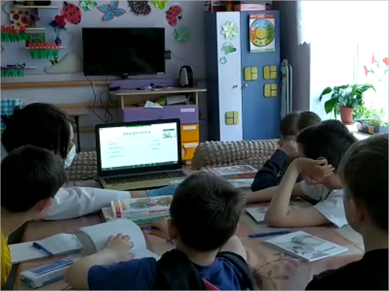 «Читай, страна»: воспитанники брянских детских соцучреждений участвуют в онлайн-занятиях