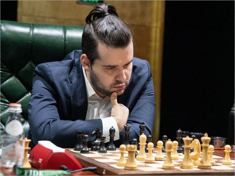 Ян Непомнящий набрал четыре очка в первый день чемпионата мира по быстрым шахматам