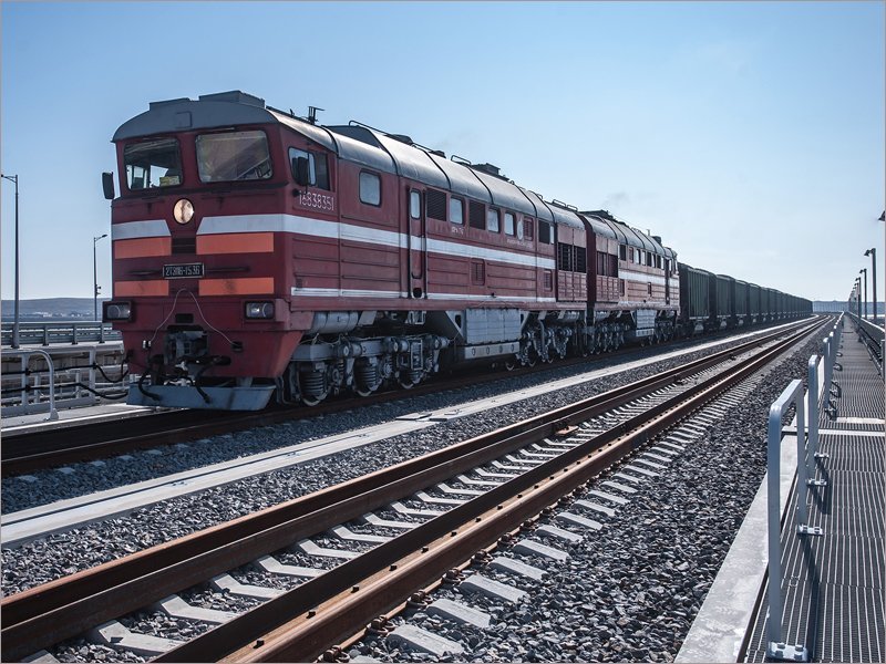 Первые грузовые поезда пройдут по Крымскому мосту 30 июня